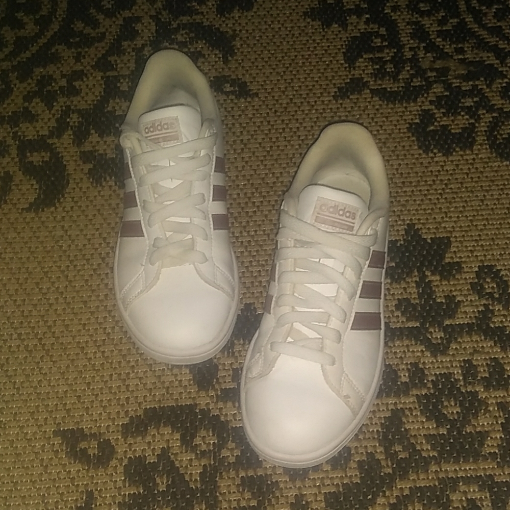 Shoes - Picture 2 of 7